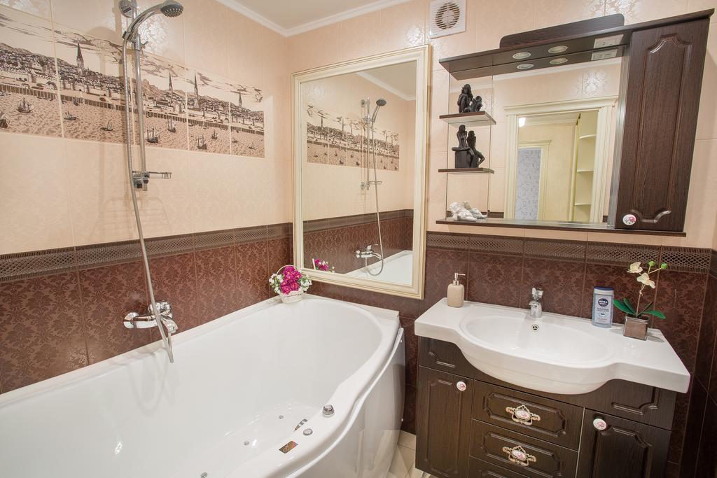Luxury Apartments With Jacuzzi Sumy Exterior photo
